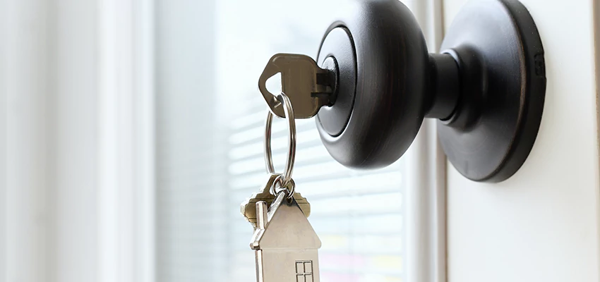 Bifold Door Knob Replacement in Emeryville, California