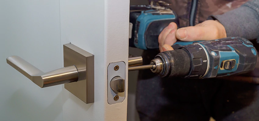 Broken Door Handle Lock Repair in Emeryville, California