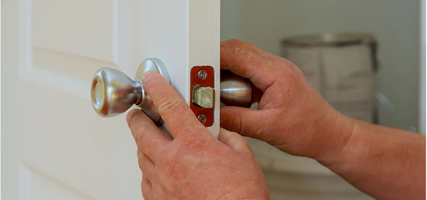 AAA Locksmiths For lock Replacement in Emeryville, California